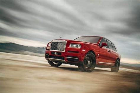 Rolls-Royce Cullinan Front Corner View - Kompulsa