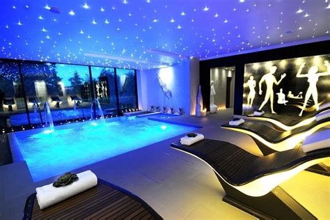 21 Beautiful Swimming Pool Lighting Ideas | Schwimmbad-designs, Coole pools, Luxusschwimmbäder