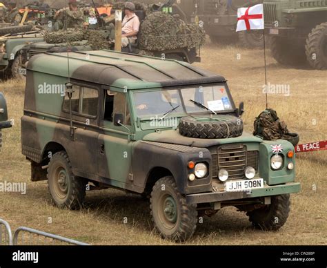 Land rover 109 hi-res stock photography and images - Alamy