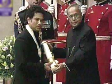 Sachin Tendulkar, CNR Rao receive Bharat Ratna