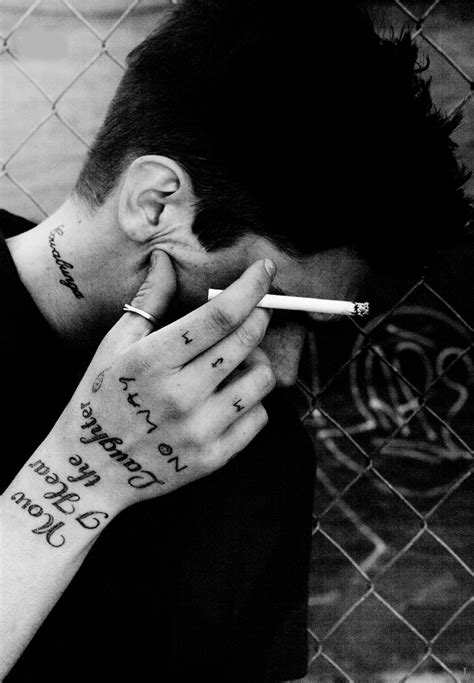 Smoking Sad Boy Wallpapers - Smoking Pics Sad Boys (#1707461) - HD Wallpaper & Backgrounds Download