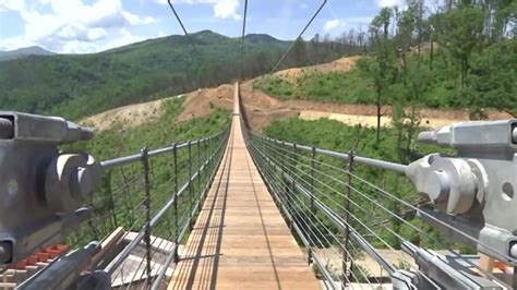 Gatlinburg SkyLift Park’s SkyBridge reopens after crack in glass panel ...