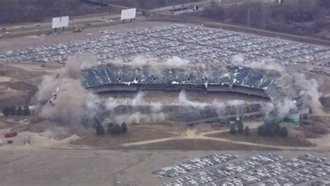 Partial implosion of Detroit’s Pontiac Silverdome a success after 2nd attempt - National ...