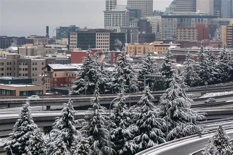 How Seattle Grapples with Snow | Seattle Met