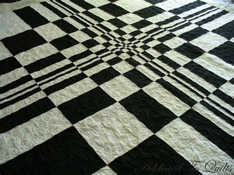 Addicted To Quilts: Black and White Quilt