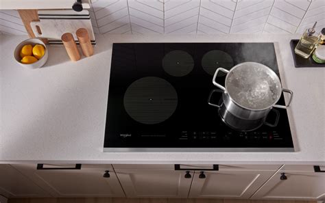 Induction Cooktops vs Electric Cooktops | Whirlpool