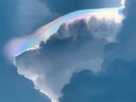 Rainbow cloud spotted over Campeche, Mexico in pictures - Strange Sounds