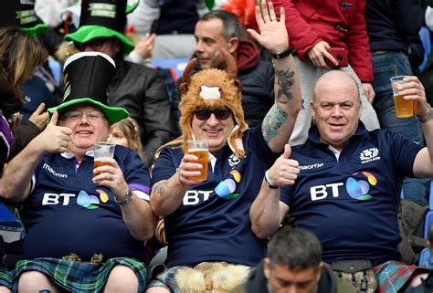 Watch shock moment Scottish rugby fans play The Sash on bagpipes in Rome as someone shouts 'f**k ...