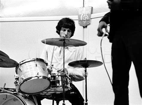 John Densmore - DRUMMERWORLD