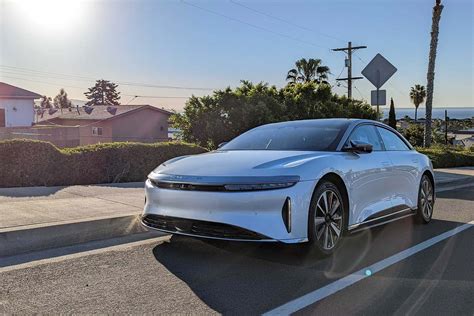 TESTED: 2022 Lucid Air Dream Sets New EV Range Record | Edmunds