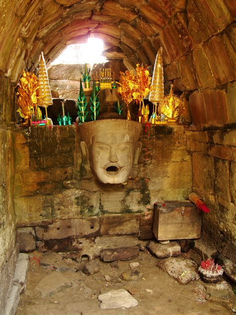 Asisbiz Photo's of Neak Pean Temple - The Entwined Serpents, Siem Reap, Cambodia