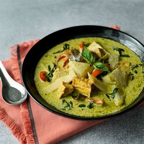 Vegan Thai Green Curry Meat Eaters Will Love - Hot Thai Kitchen