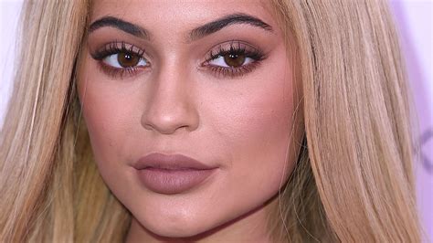 20 Celebrities Wearing Kylie Jenner’s Lipsticks | StyleCaster