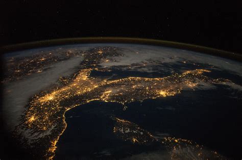 Pictures of Earth at night from the International Space Station — Quartz