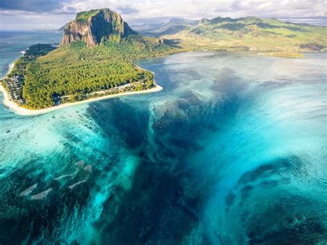 The Underwater Waterfall Illusion At Island of Mauritius ~ Amazing World Reality | Most ...