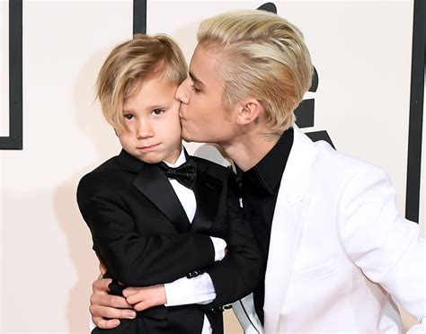 Justin Bieber & Jaxon Bieber from Grammys 2016 Candid Moments | E! News