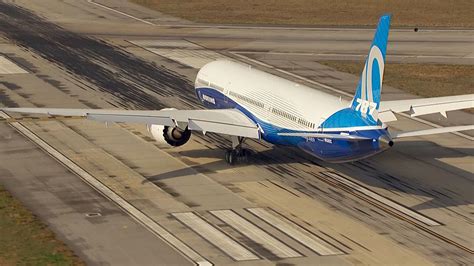 Watch Boeing's New 787-10 Takes Off, Bound for Testing Hell | WIRED