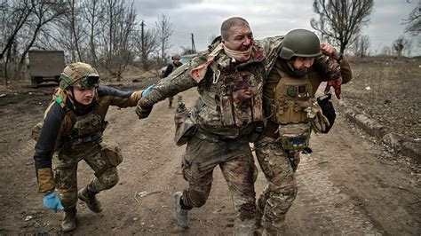 What Ukraine’s bloody battlefield is teaching medics