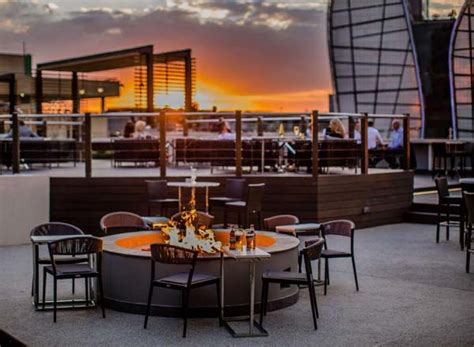 San Deck, Bar & Restaurant - Rooftop bar in Johannesburg | The Rooftop Guide