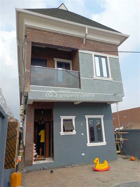 For Rent: Standard 2 Bedroom Apartments, Gbagada Road, Gbagada, Lagos | 2 Beds (Ref: 2099978)