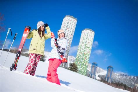 Ski in Japan: Top 3 Hokkaido Resorts - WAttention.com