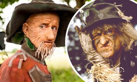 First look at Mackenzie Crook as scarecrow Worzel Gummidge