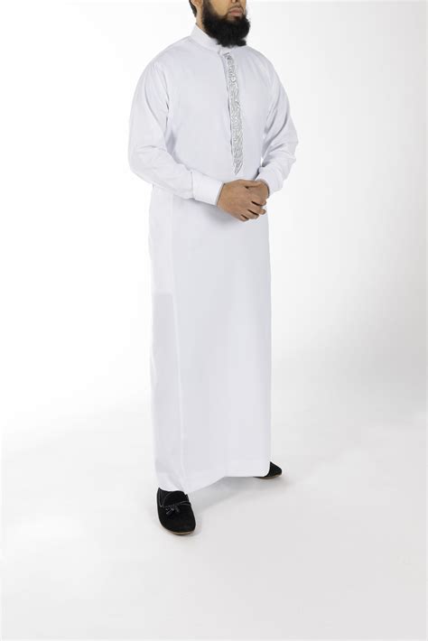 White Thobe With Silver Embroidery | Luxury Thobes