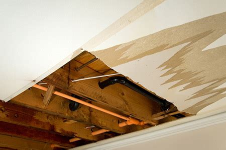 How to Tackle Ceiling Water Damage in San Diego | 619-376-6838