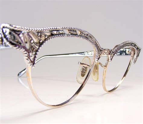 Pin by Jessica Ragan on Eyeglasses | Retro glasses frames, Fashion eye ...