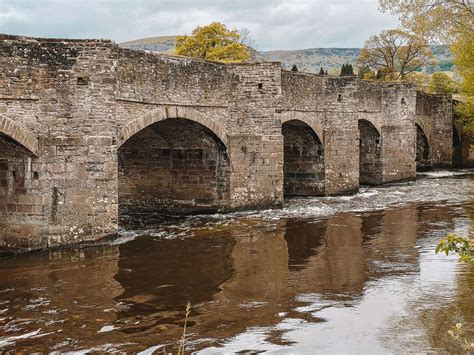 Crickhowell Bridge - How To Visit The Longest Stone Bridge In Wales (2024)!