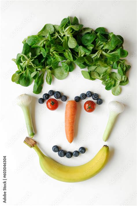 Visage avec des fruits et légumes bio Stock Photo | Adobe Stock