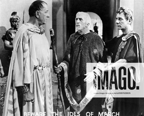 JULIUS CAESAR, Louis Calhern, Richard Hale, John Gielgud, 1953 Courtesy Everett Collection ...