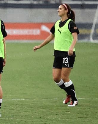 Alex Morgan Soccer GIF - Find & Share on GIPHY