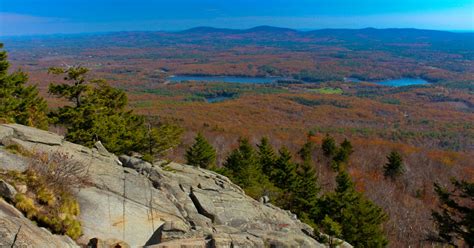 Hike to the Summit of Mount Monadnock, White Dot Trailhead