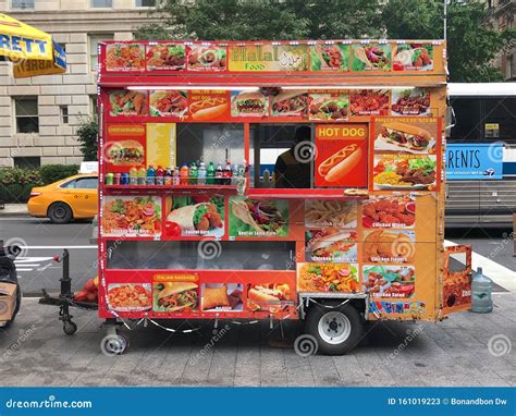 Food Trucks Vendors in New York City Editorial Stock Photo - Image of ...