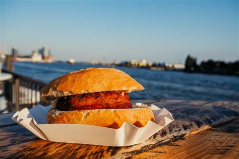 7 Orte für die besten Fischbrötchen in Hamburg – Hier geht’s um den ...