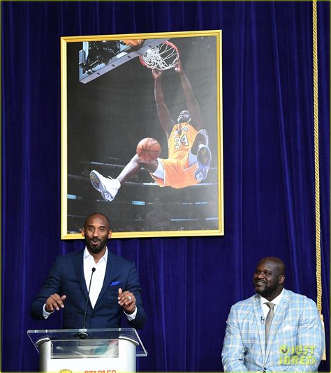 Shaquille O'Neal Honored by Lakers with Statue Outside Staples Center ...