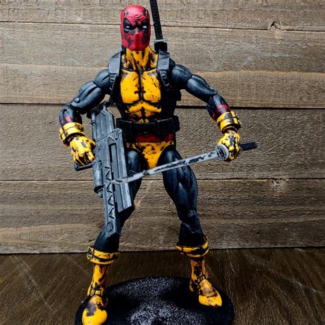 My custom Marvel Legends Deadpool figure : r/ActionFigures