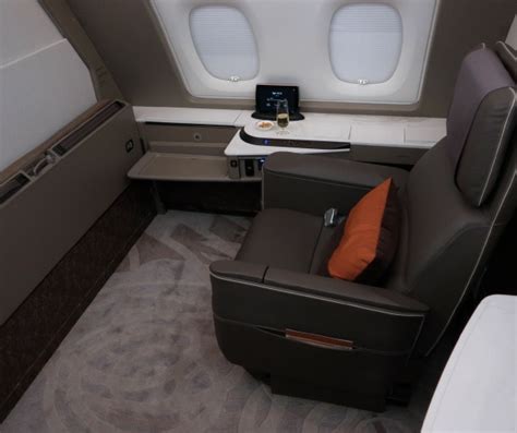 New Singapore Airlines A380 First Class Suite Review