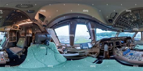 360° view of Boeing 747 G-CIVB Negus Cockpit Left Pilot Seat - Alamy