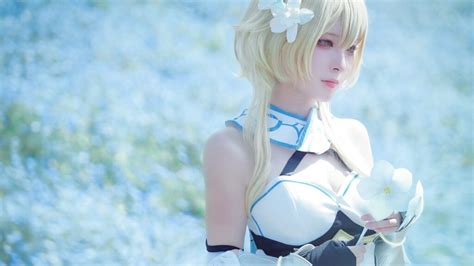 Lumine cosplayer invites you to travel in between worlds | ONE Esports