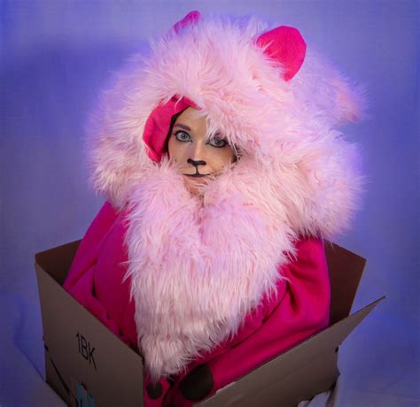 If I Fits, I Sits: Lion Cosplay – RandomTuesday