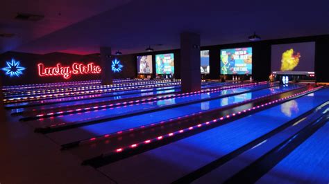 fordfam: Lucky Strike bowling in Bellevue