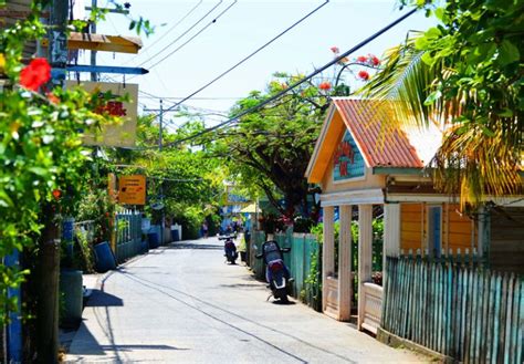 Living in Utila, Honduras - What's it like? My Month On The Island