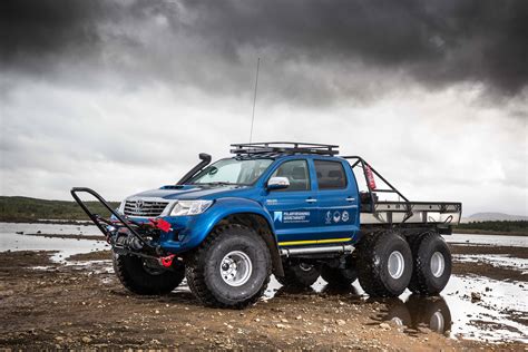 TOYOTA HILUX AT44 6X6 – Arctic Trucks