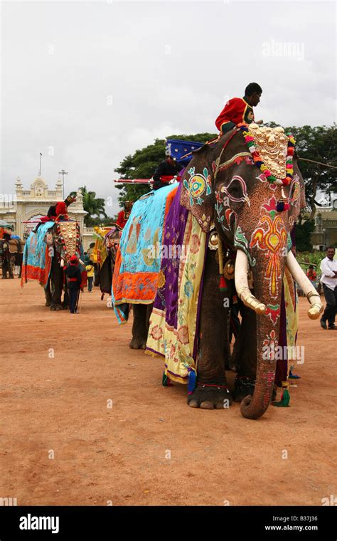 Mysore dasara hi-res stock photography and images - Alamy