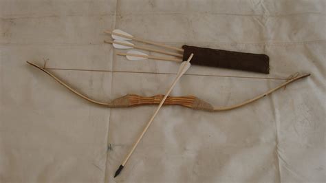 Children's Bamboo and Wood bow and arrow set with 4