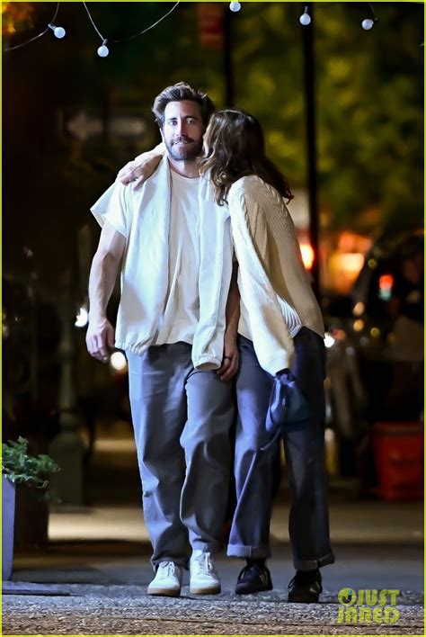 Jake Gyllenhaal & Girlfriend Jeanne Cadieu Spotted Out in SoHo!: Photo 4964235 | 00, Jake ...