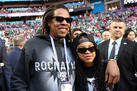 Jay-Z Matches With Daughter Blue Ivy in Hoodie at Super Bowl 2023 ...