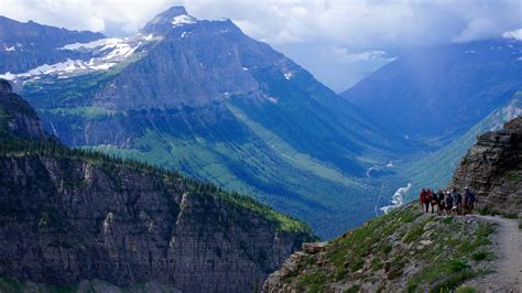 Visit Glacier National Park Right Now